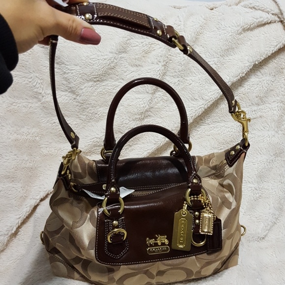 BNWT Coach shoulder bag - Picture 3 of 7